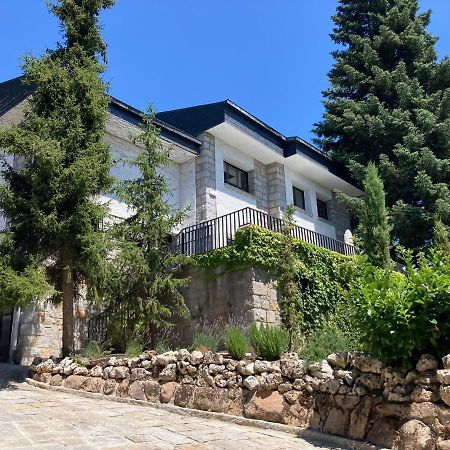 Los Cedros, Gran Chalet Con Piscina Y Apartamento En 나바쎄라다 외부 사진