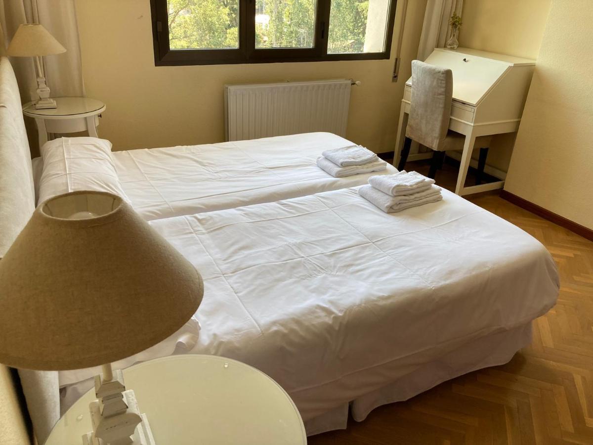 Los Cedros, Gran Chalet Con Piscina Y Apartamento En 나바쎄라다 외부 사진