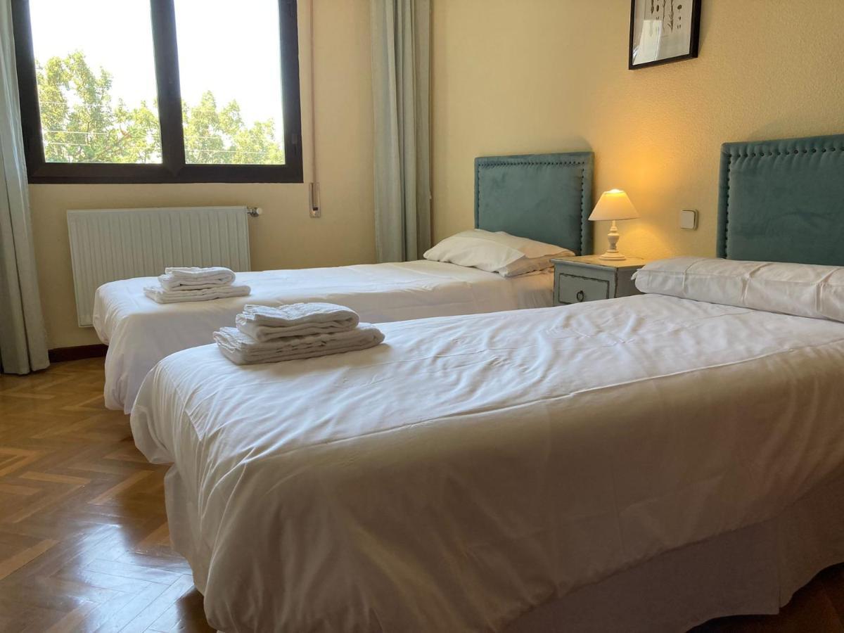 Los Cedros, Gran Chalet Con Piscina Y Apartamento En 나바쎄라다 외부 사진