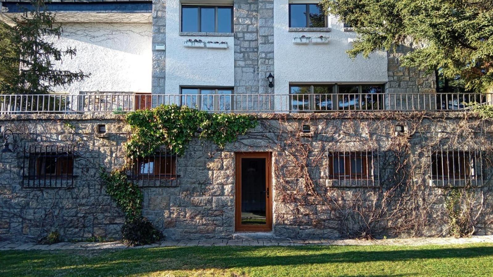 Los Cedros, Gran Chalet Con Piscina Y Apartamento En 나바쎄라다 외부 사진